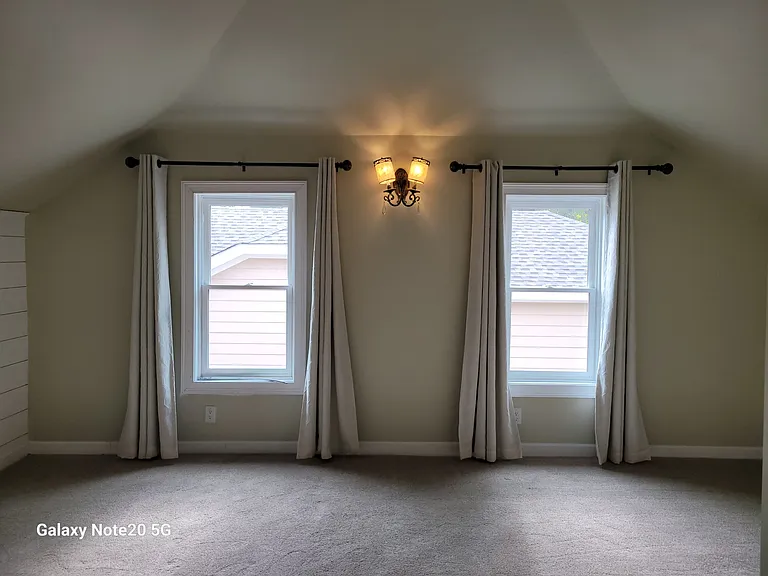 601 W 37th St #B — Photo 18