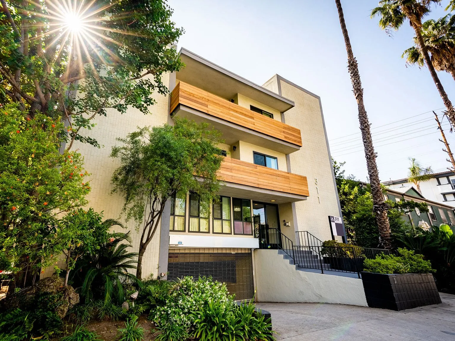 311 South Doheny Drive — Photo 2