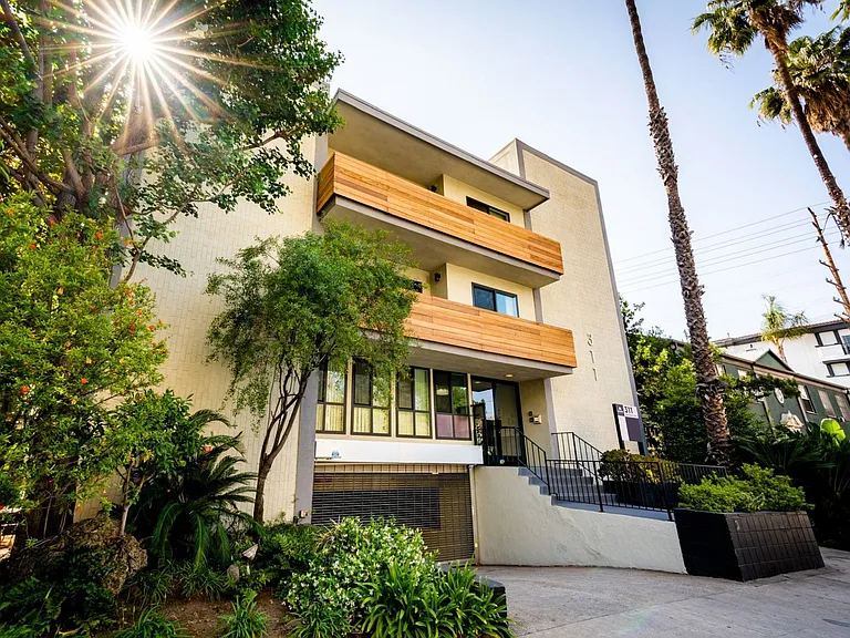 311 South Doheny Drive — Photo 2