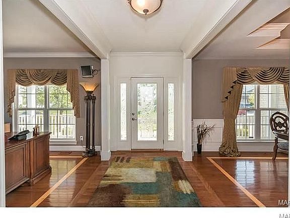 2nd image of 223 Greycliff Bluff Dr
