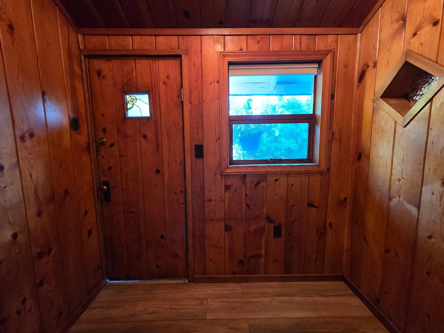 3 bed, 1092 sqft, $2,500 — Photo 3