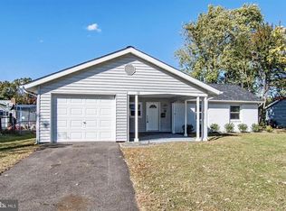 11 Beechfern Ln, Willingboro, NJ 08046