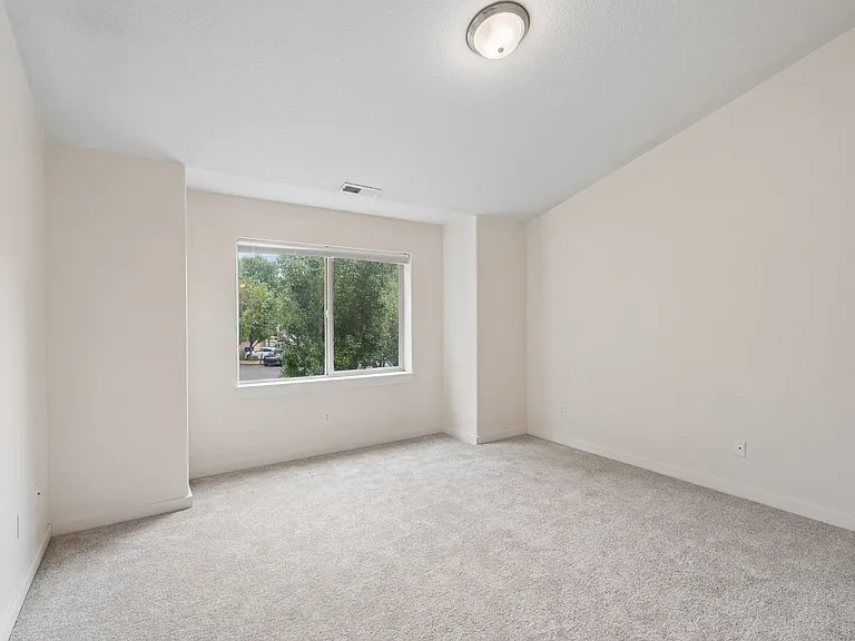 Roberts Court Townhomes — Photo 78