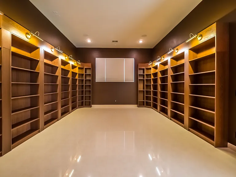 7426 Yonie Ct — Photo 19