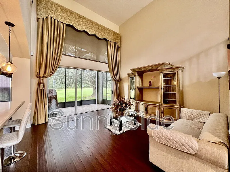 1565 The Oaks Blvd