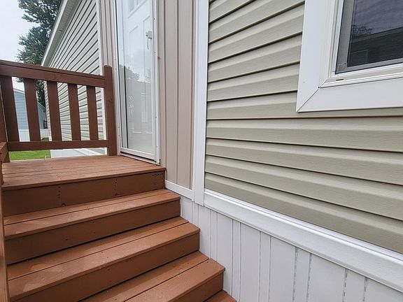 4th image of 55 Sugar Maple Dr #55