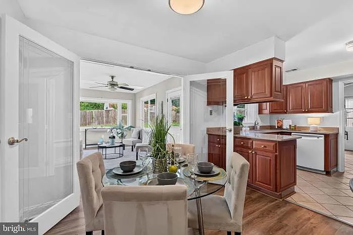 5 bed, 1975 sqft, $4,500 — Photo 4
