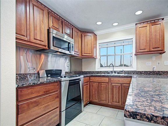 2nd image of 7406 Sussex Pl