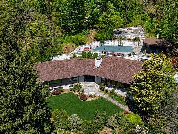 3rd image of 38 Farview Rd