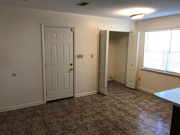 3rd image of 1304 Old Mill Pl