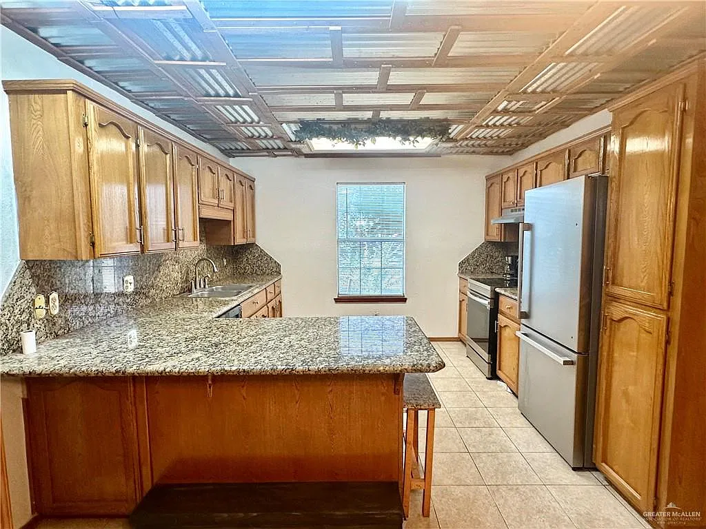 2 bed, 2.0 bath, 1100 sqft, $1,100 — Photo 2