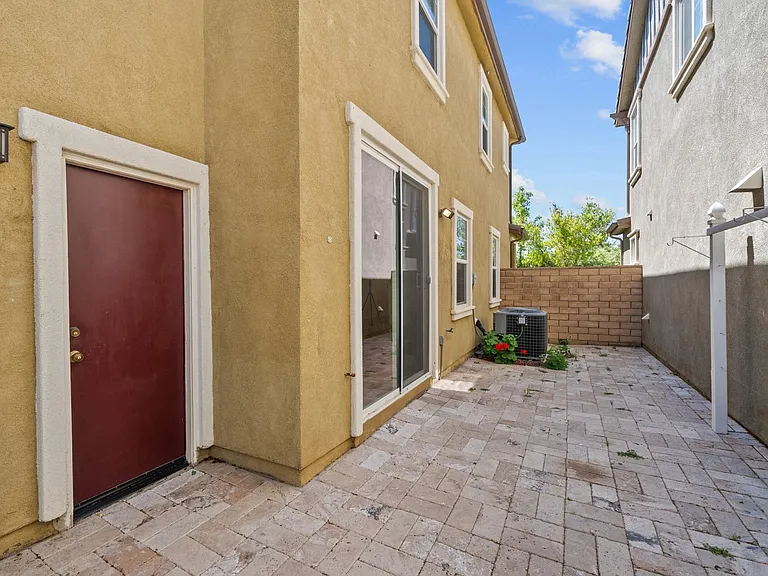 2658 Greenwood Ct — Photo 40