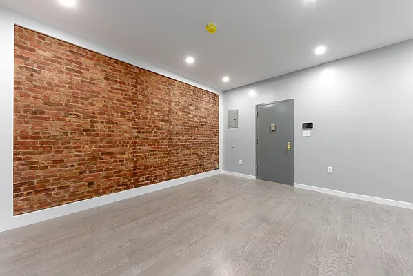 Rented by Avenues Real Estate | media 13