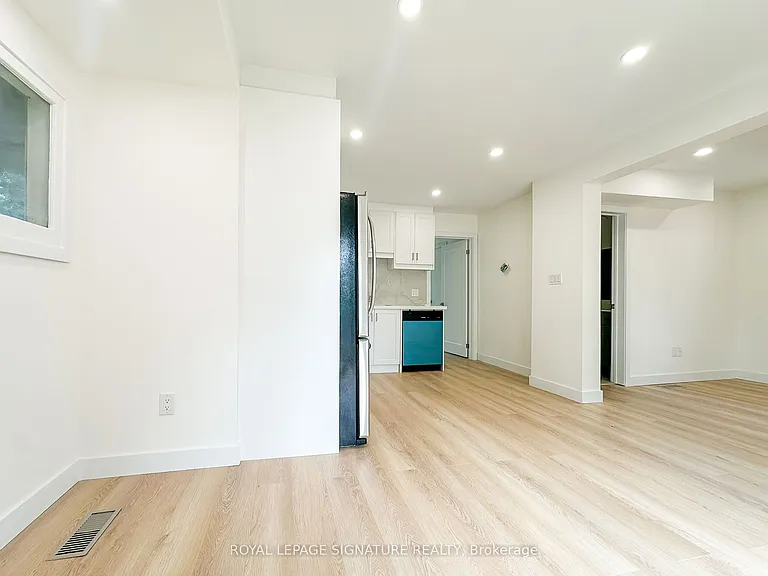 27 Millen Ave #A112 — Photo 11