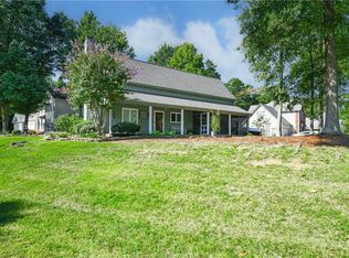 1714 Hunterwoods Dr, High Point, NC 27265