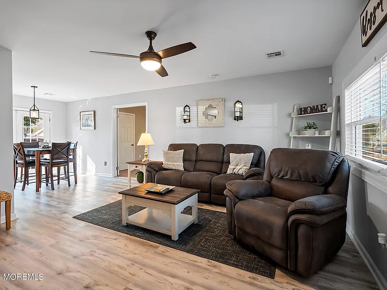 209 Sinclair Ave — Photo 7