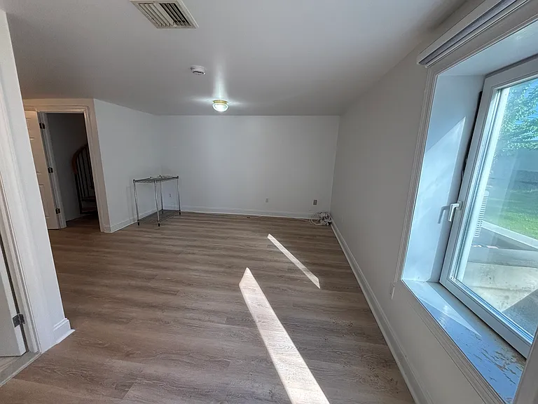 89 W Palisades Blvd #1 — Photo 17