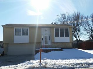 1155 Price Dr, Elgin, IL 60120