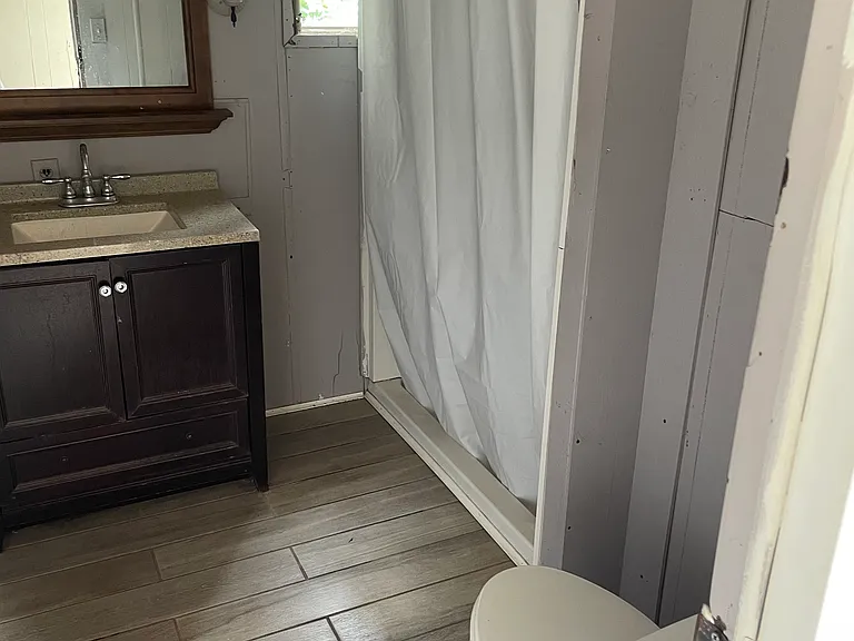 3302 Lake Dr — Photo 12