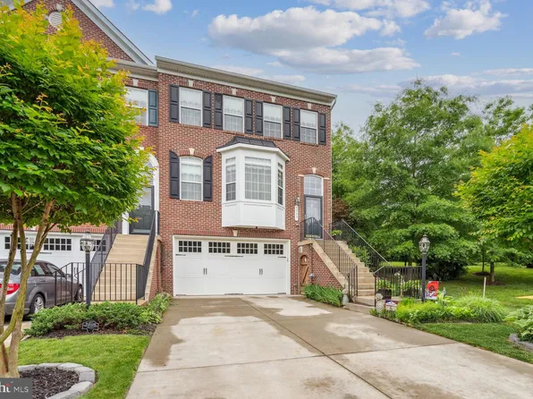 5933 Riverside Dr, Woodbridge, VA 22193