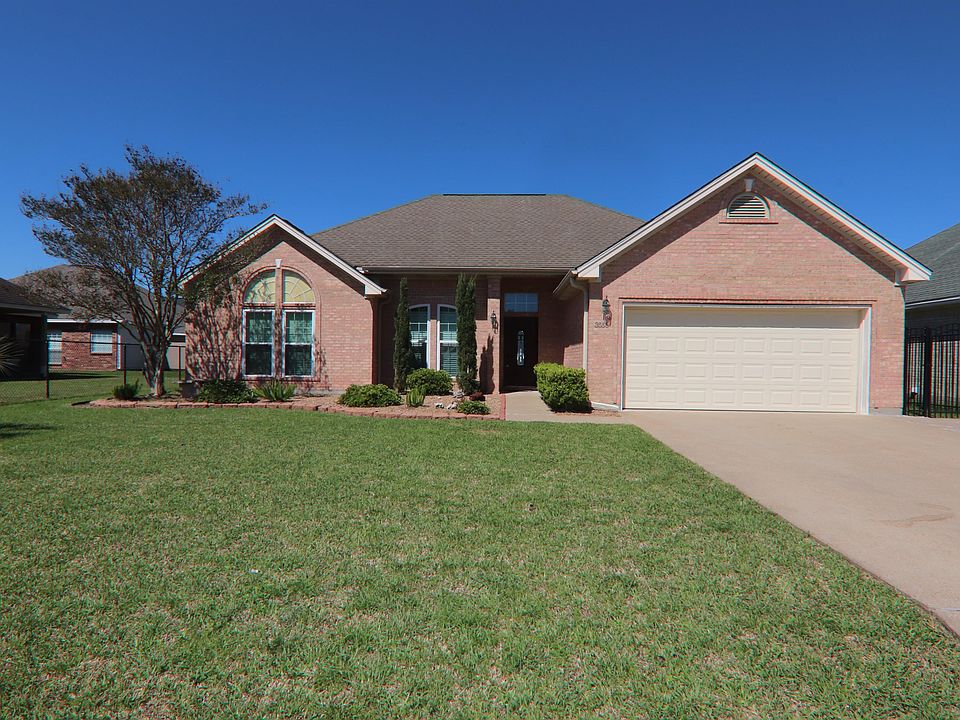 1st image of 3555 Lake Arthur Dr