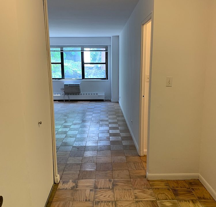 1st image of 330 E 46th St APT 2M