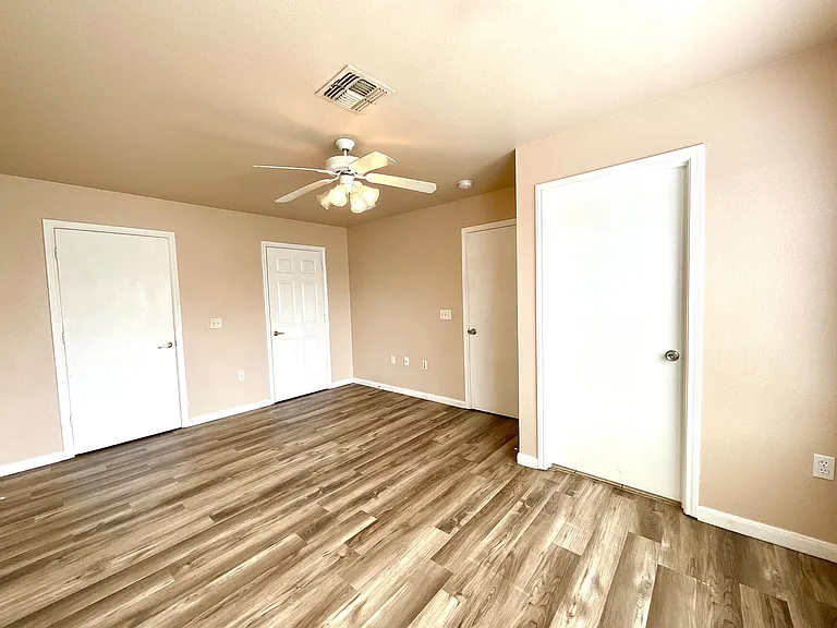 6911 Hallie Rdg — Photo 18
