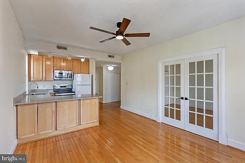 1401 Columbia Rd NW #410 Photo 1