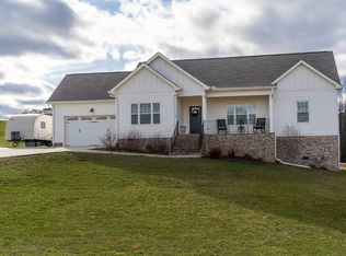 924 Goslin Branch Rd, Burns, TN 37029