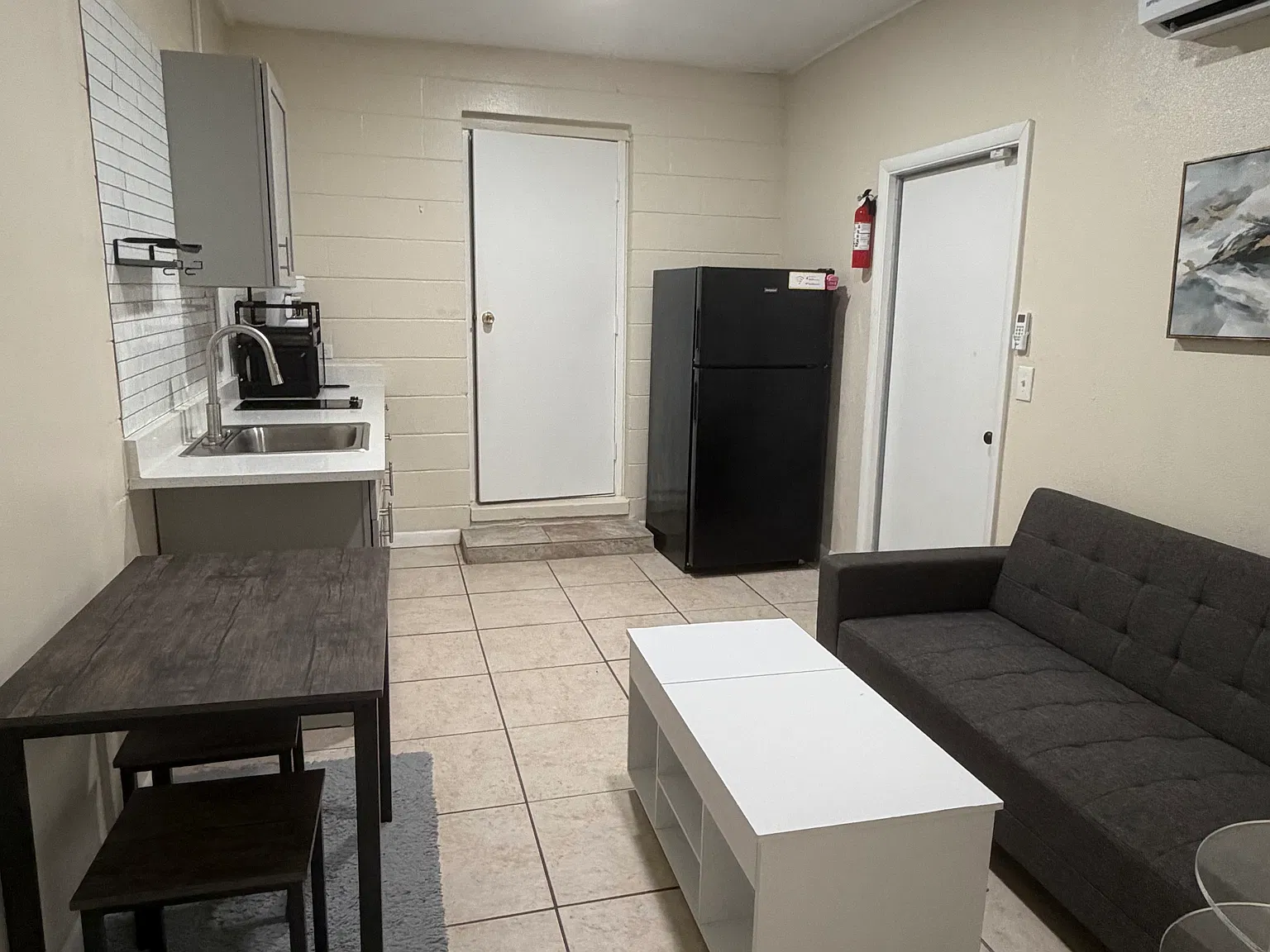 1 bed, $1,000 — Photo 2