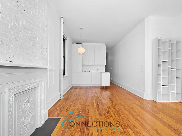 223 W 21st St #5N — Photo 12