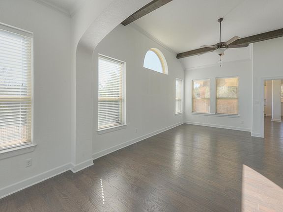 5th image of 464 Sand Hills Ln