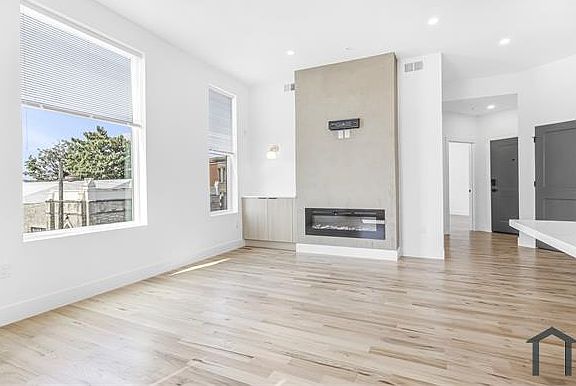 5th image of 3001 Ridge Ave #3