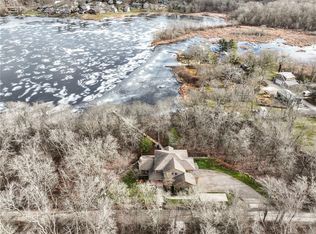 440 Captains Cir, Fall River, MA 02721