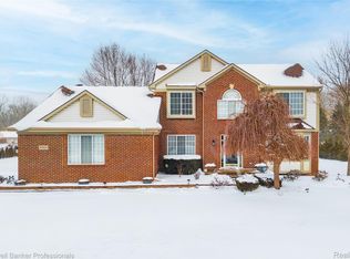 60628 S Lyon Trl, South Lyon, MI 48178