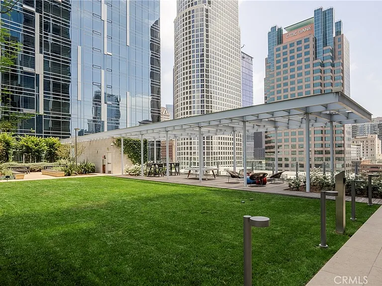 877 Francisco St #1823 — Photo 33