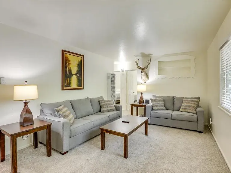 2708 Armstrong Ave #A — Photo 3