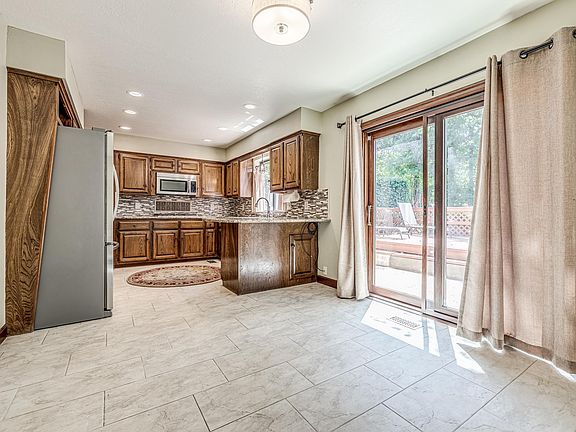 Dining & kitchen