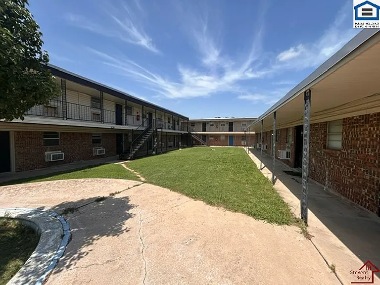 Highpoint Estate Apartments — Photo 22