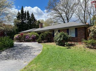 51 Meshanticut Valley Pkwy, Cranston, RI 02920