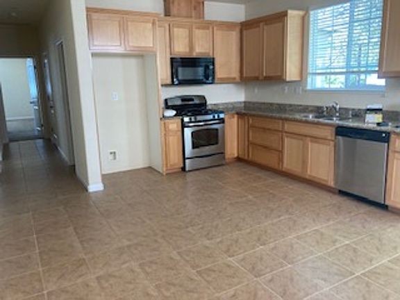 5th image of 1217 Jennings Ave