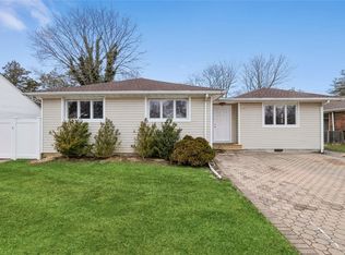 28 Joyce Rd, Plainview, NY 11803