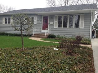 534 Dawes St, Libertyville, IL
