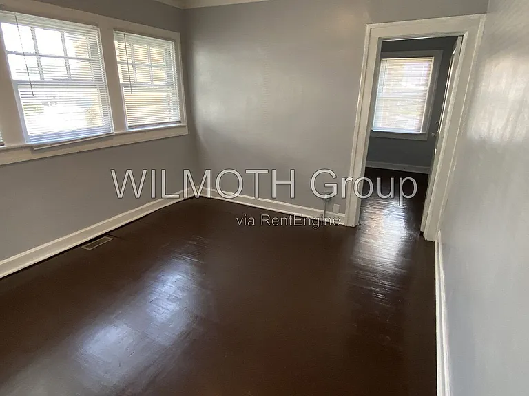 634 E 37th St #2 — Photo 11