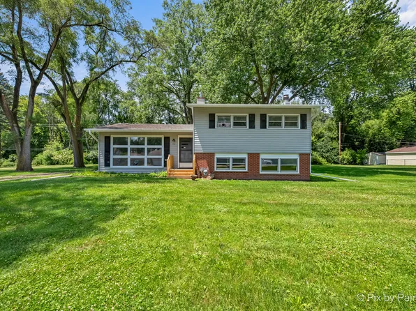 4421 Elmleaf Dr, McHenry, IL 60051