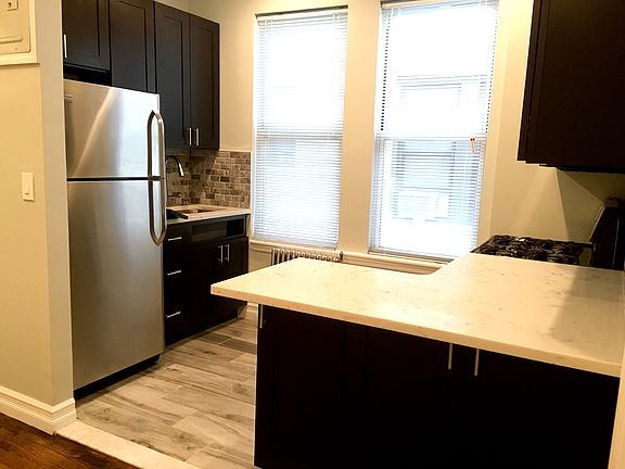 5th image of 3068 37th St APT 3R