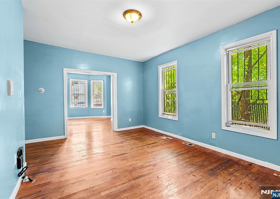 1st image of 681 11th Street