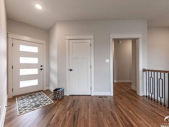 411  Stoneridge Lawrence, KS listing photo #5