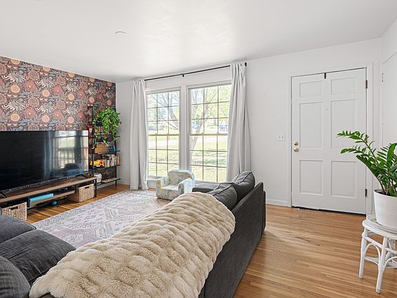 2nd image of 4015 Plantation Dr