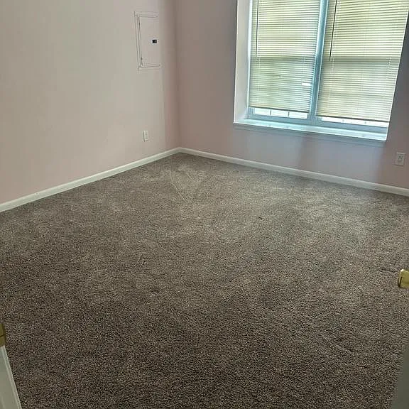 612 Yorkshire Ct — Photo 14